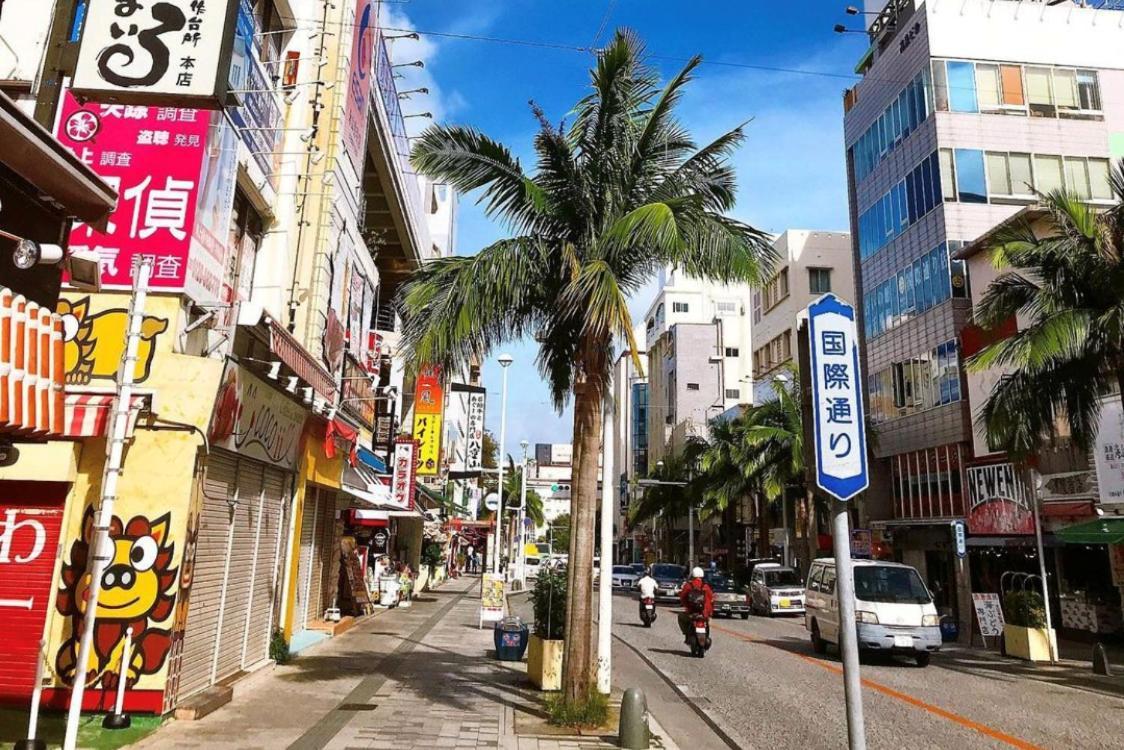 Okinawa Naha Jinjin -沖縄伝統体験型宿じんじん- Exterior foto